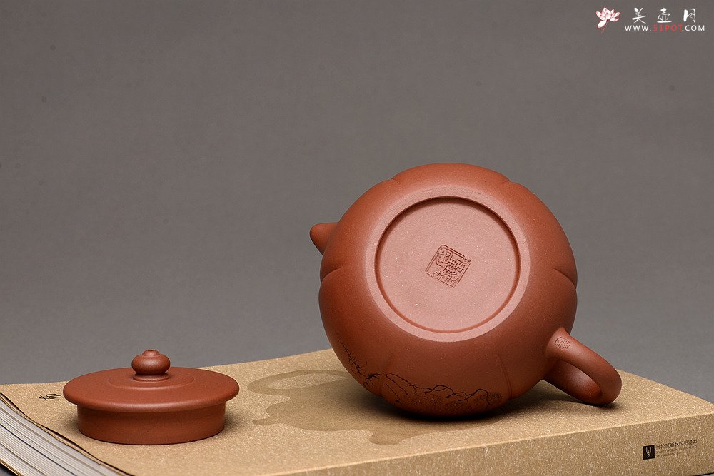 紫砂壶图片：钱伟刚最新作品 饱满 器形端庄 素心 - 宜兴紫砂壶网