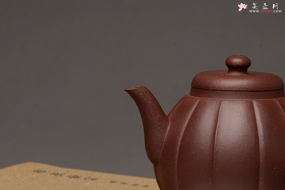 紫砂壶图片：周斌全手工新作难度极大 肌肉男o(∩_∩)o 全手筋纹秋蕾 原矿老紫泥 - 宜兴紫砂壶网