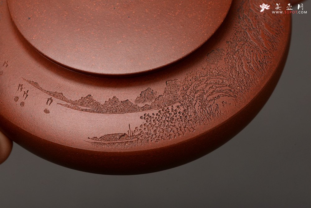 紫砂壶图片：何卫枫 优质底槽青 全手汉扁 李彦雄装饰通景山水 传统经典 强强联合 - 宜兴紫砂壶网