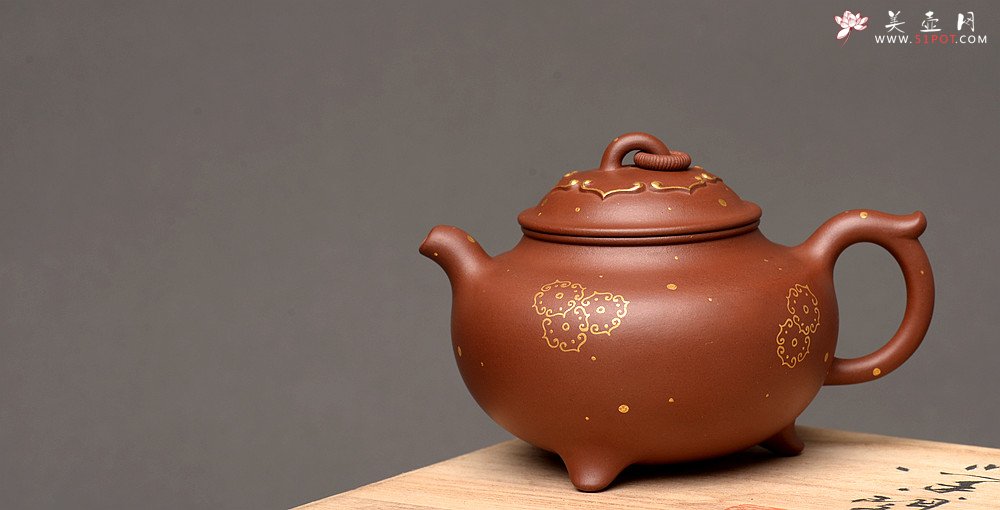 紫砂壶图片：惊艳实力 魅力展现 原创力作 真金装饰 全手童樱 可玩趣品 - 宜兴紫砂壶网