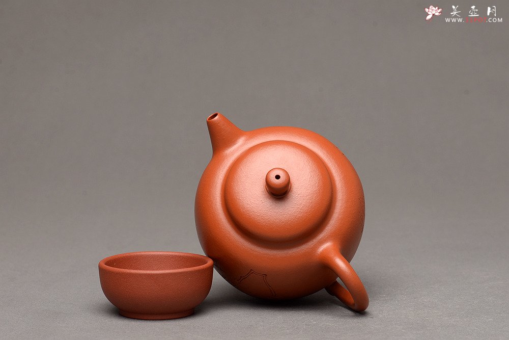 紫砂壶图片：陆轶舟装饰 简练素雅 高旭峰款 线条流畅 全手静月 - 宜兴紫砂壶网