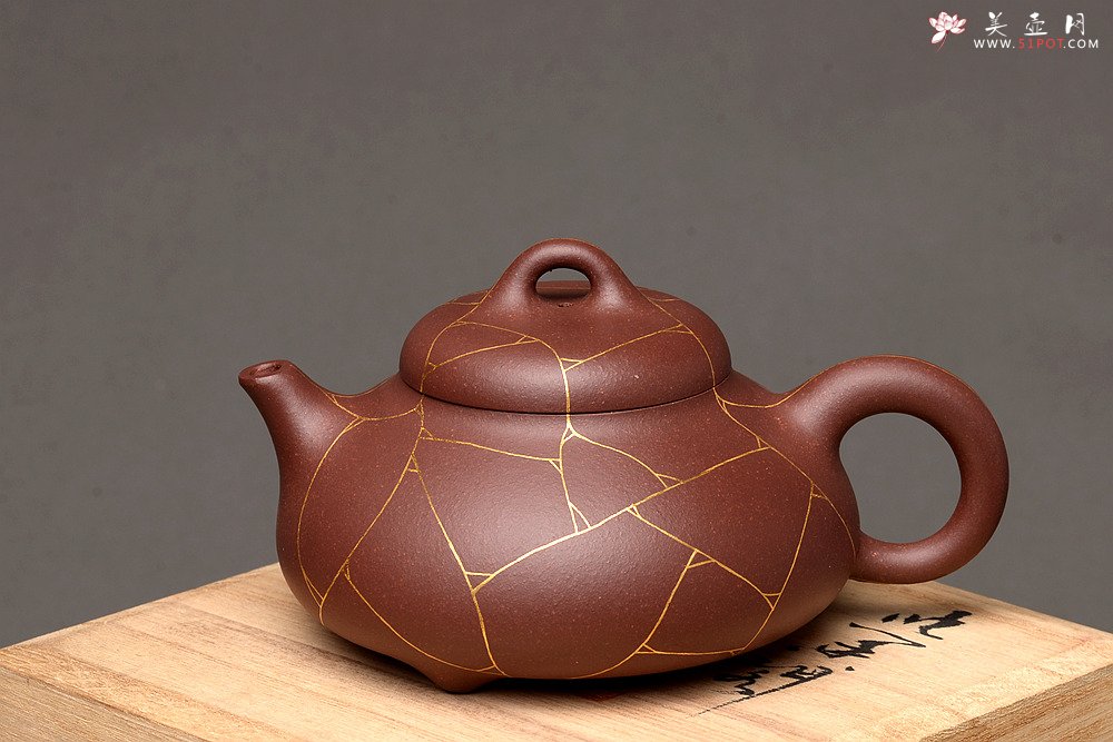 紫砂壶图片：俞欣荣新作 真金装饰 冰纹石瓢 徐家风格~ 做工精致 美壶特惠 - 宜兴紫砂壶网