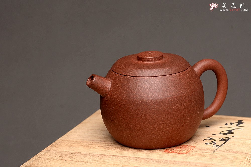 紫砂壶图片：美壶特惠 茶人最爱 杀茶利器 古朴小品 实用小巨轮 - 宜兴紫砂壶网