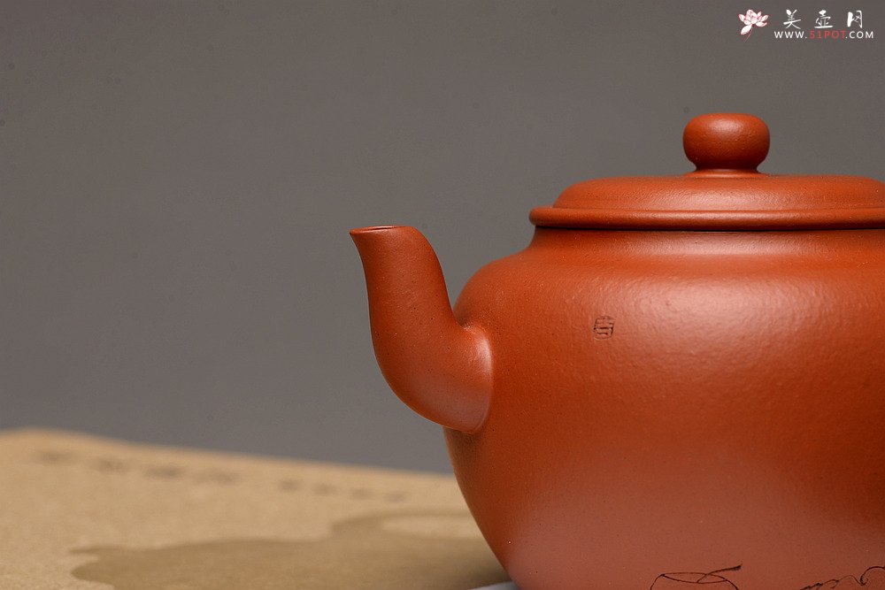 紫砂壶图片：徐亚春新品 优质朱泥 全手鼓墩 游心堂主人装饰 实用佳品 - 宜兴紫砂壶网