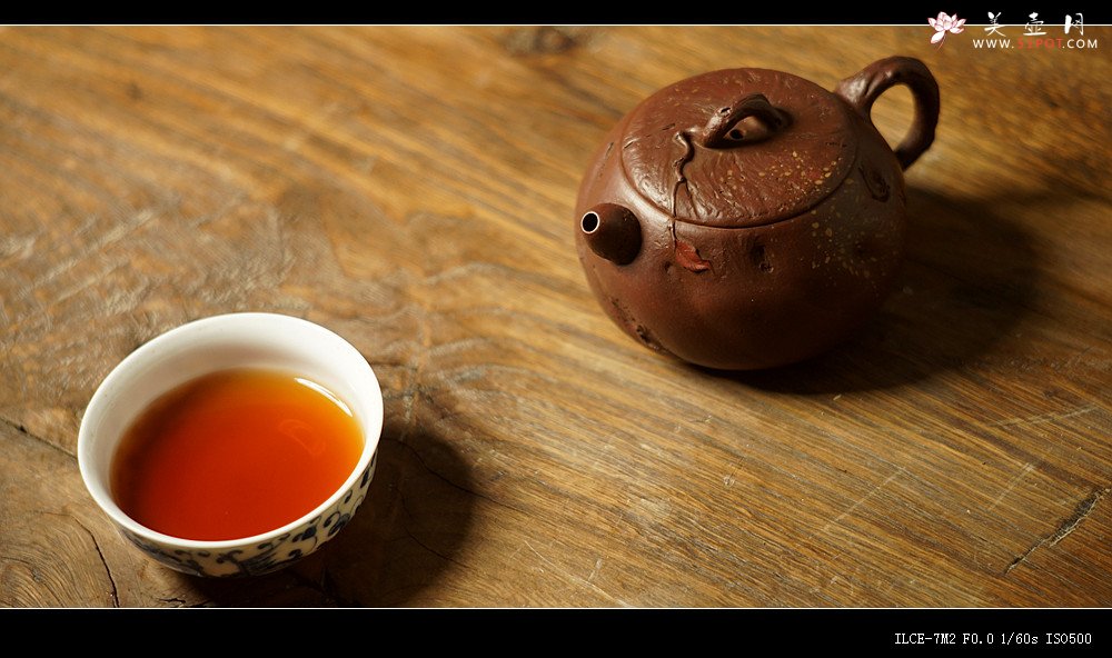 紫砂壶图片：潘丹初乙未冬全手作品 砂滴点点 随型桩 俏人小嘴 秋思 出水暴爽 - 宜兴紫砂壶网