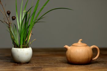 紫砂壶图片：姜建荣全手作品 古朴之味 全手硕果 - 宜兴紫砂壶网