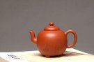 紫砂壶图片：徐亚春新品 优质朱泥 全手三足皓月 游心堂主人装饰 实用佳品 - 宜兴紫砂壶网