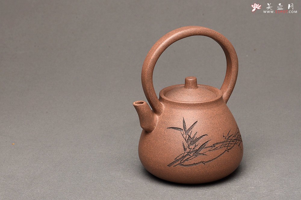 紫砂壶图片：淞庐出品 全手佳作 文气十足~逸提 优质老段泥 - 宜兴紫砂壶网