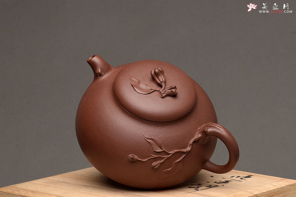 紫砂壶图片：潘丹初作品 吉祥祝福 敦厚可人 全手佛手 - 宜兴紫砂壶网