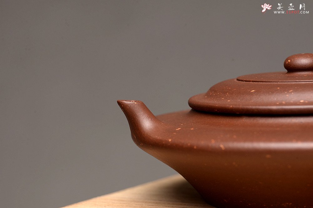 紫砂壶图片：潜力股 全手虚扁 单片拍打 相当有难度~ - 宜兴紫砂壶网