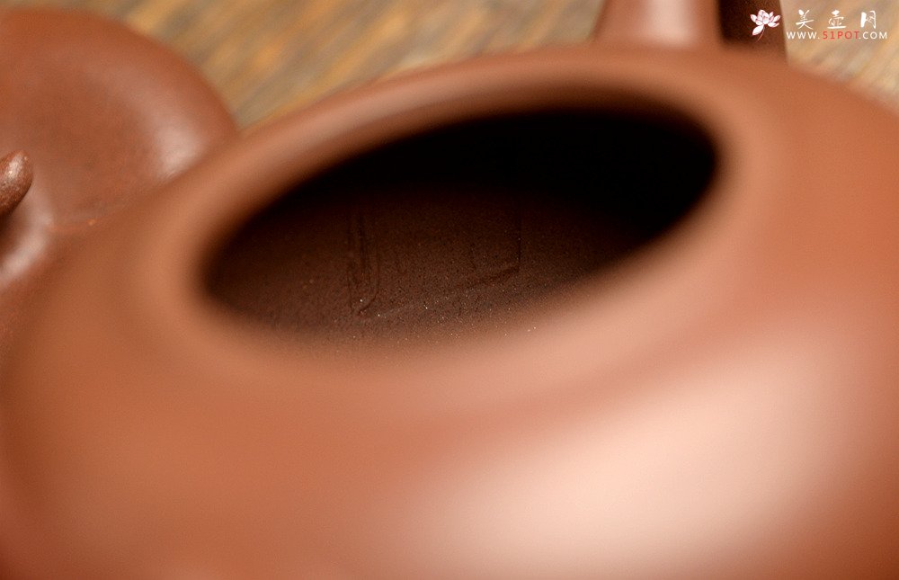 紫砂壶图片：王微丙申年全手新品 做工精致 灵巧秀雅  柿圆壶 - 宜兴紫砂壶网