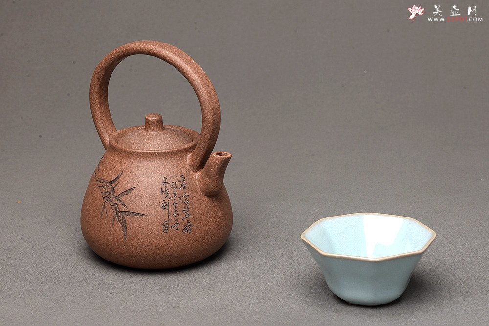 紫砂壶图片：淞庐出品 全手佳作 文气十足~逸提 优质老段泥 - 宜兴紫砂壶网