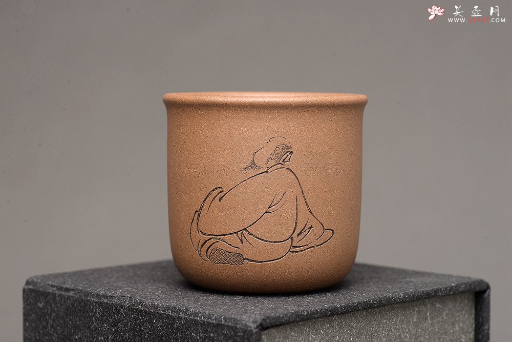 紫砂壶图片：美壶特惠 游心堂主人和知秋合作精刻 高档套组杯 6个一组 送礼自玩佳品~ - 宜兴紫砂壶网