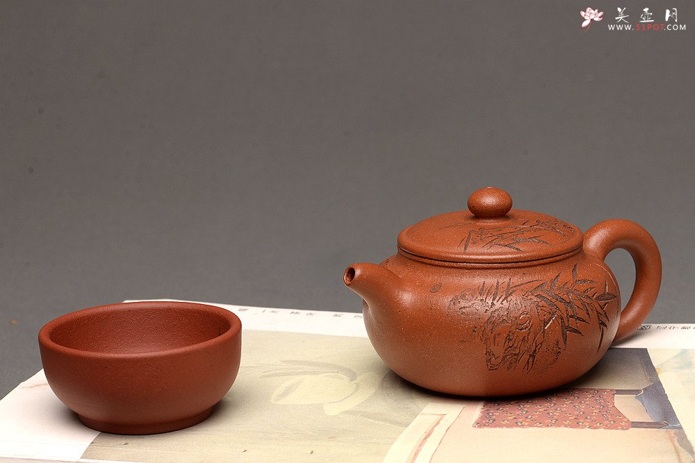 紫砂壶图片：传统经典 优质降坡泥~~小仿古 刻绘精致 仅此一把 - 宜兴紫砂壶网