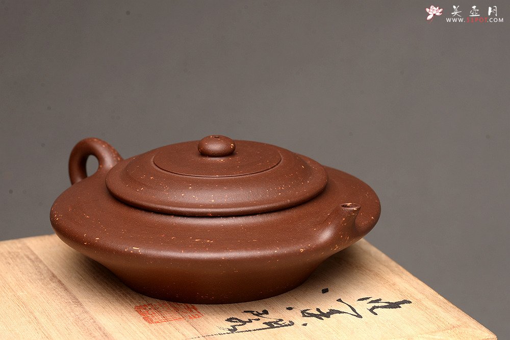 紫砂壶图片：潜力股 全手虚扁 单片拍打 相当有难度~ - 宜兴紫砂壶网