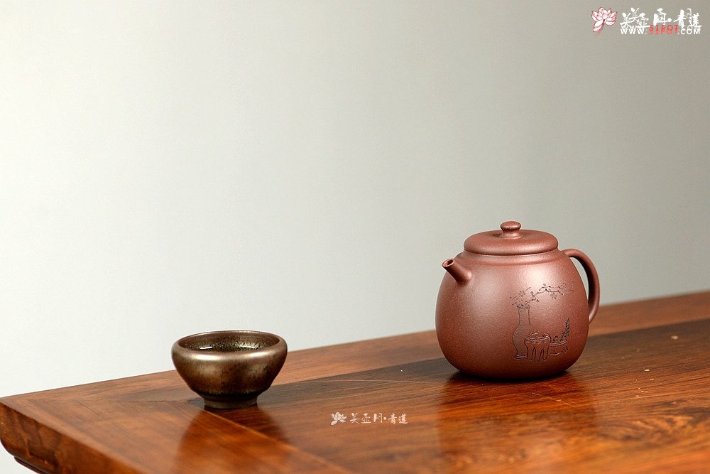 紫砂壶图片：美壶特惠 俞欣荣新品 经典之作 钢管直流~独孔 古拙有味 盉式茗壶  - 宜兴紫砂壶网