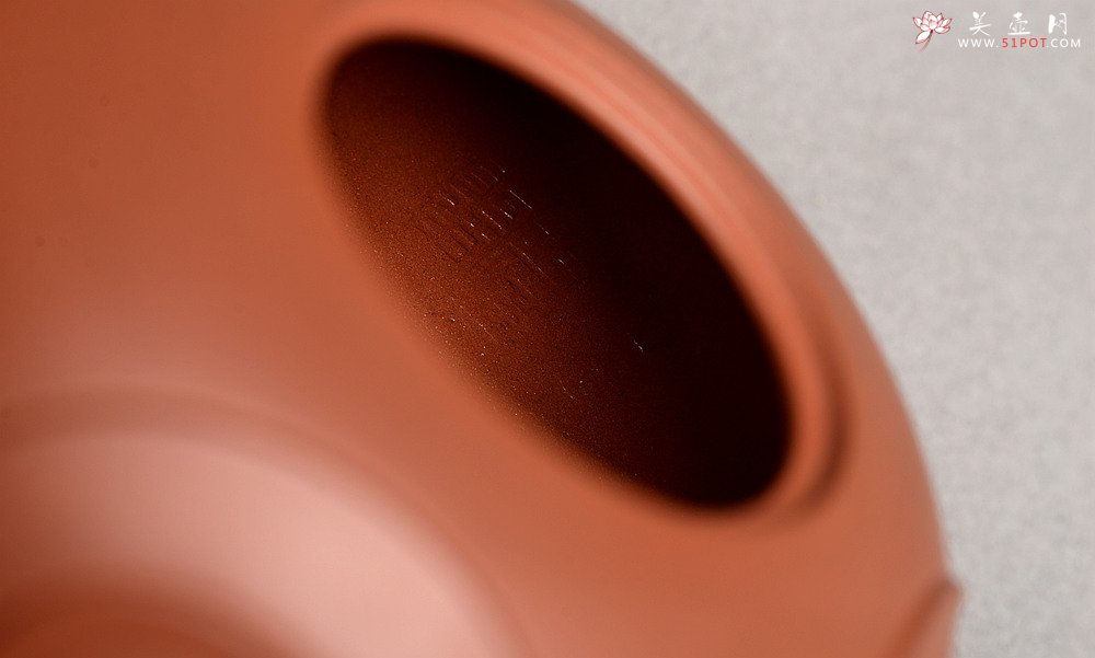 紫砂壶图片：乙未年终全手力作 敦厚可人 处处细节 寓意吉祥 金猪纳福  - 宜兴紫砂壶网