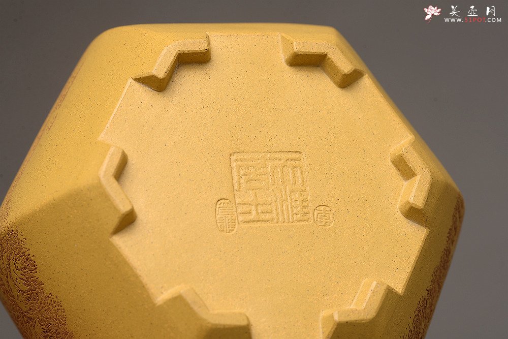 紫砂壶图片：李彦雄精刻山水~全手六方水盂 笔洗  把玩精品 - 宜兴紫砂壶网