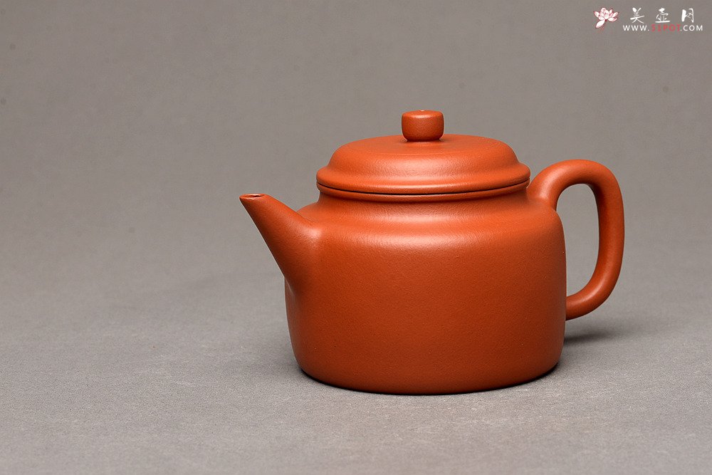 紫砂壶图片：徐亚春作品 经典实用 优质朱泥 德中 仅此一把 - 宜兴紫砂壶网