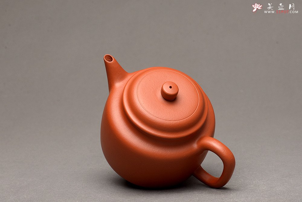 紫砂壶图片：徐亚春作品 经典实用 优质朱泥 德中 仅此一把 - 宜兴紫砂壶网