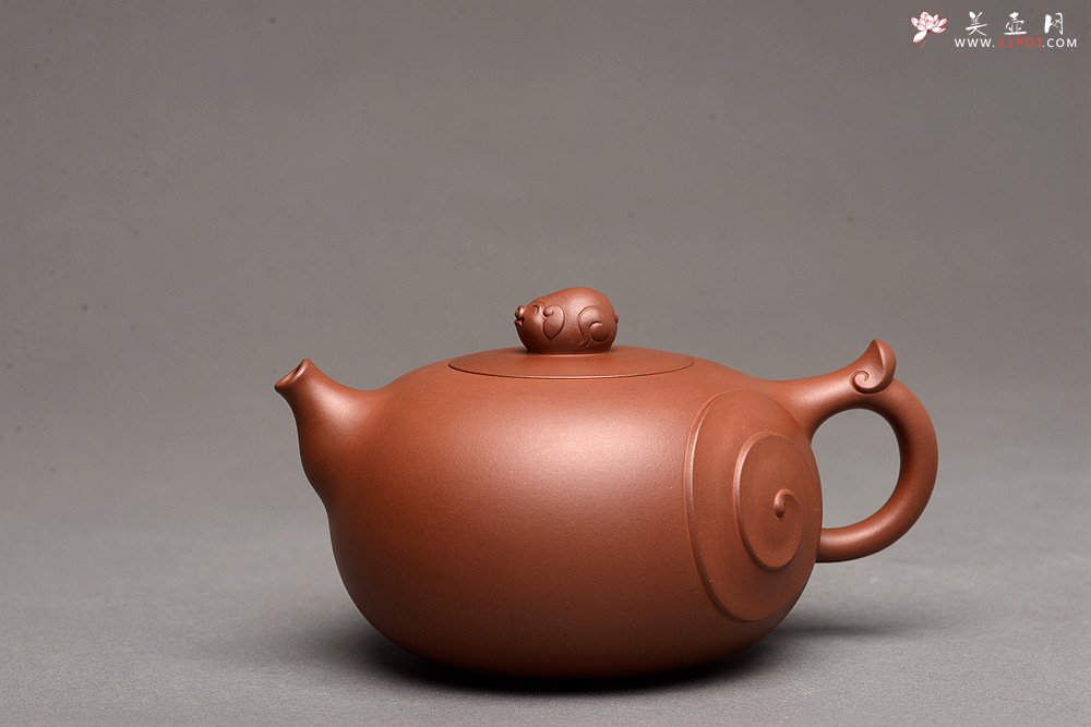 紫砂壶图片：乙未年终全手力作 敦厚可人 处处细节 寓意吉祥 金猪纳福  - 宜兴紫砂壶网