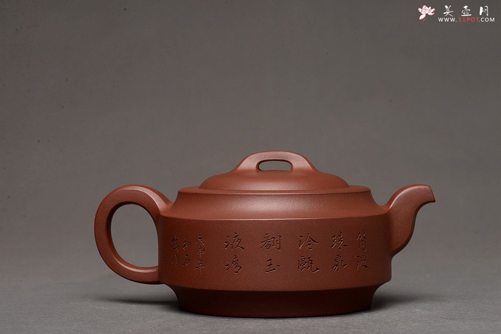 紫砂壶图片：万阗阗丙申年初春新品 精品中的精品 大气精工 国师和石双刀装饰 全手汉君 顶级底槽青 - 宜兴紫砂壶网