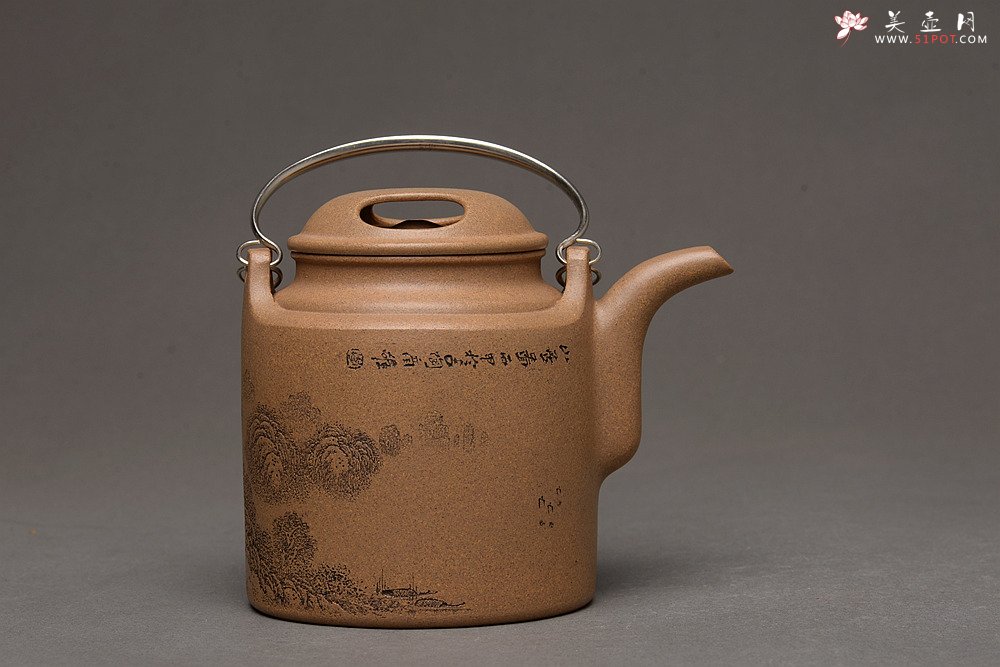 紫砂壶图片：李彦雄精刻山水 饱满匀称 挺拔高俊 全手牛盖洋桶 气韵十足 - 宜兴紫砂壶网