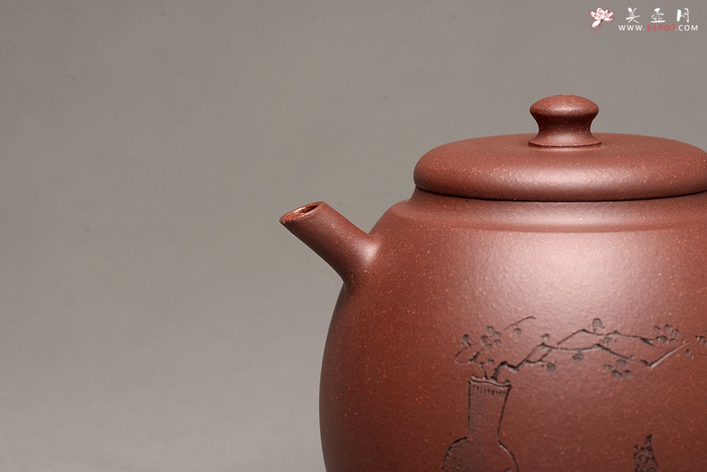 紫砂壶图片：美壶特惠 俞欣荣新品 经典之作 钢管直流~独孔 古拙有味 盉式茗壶  - 宜兴紫砂壶网