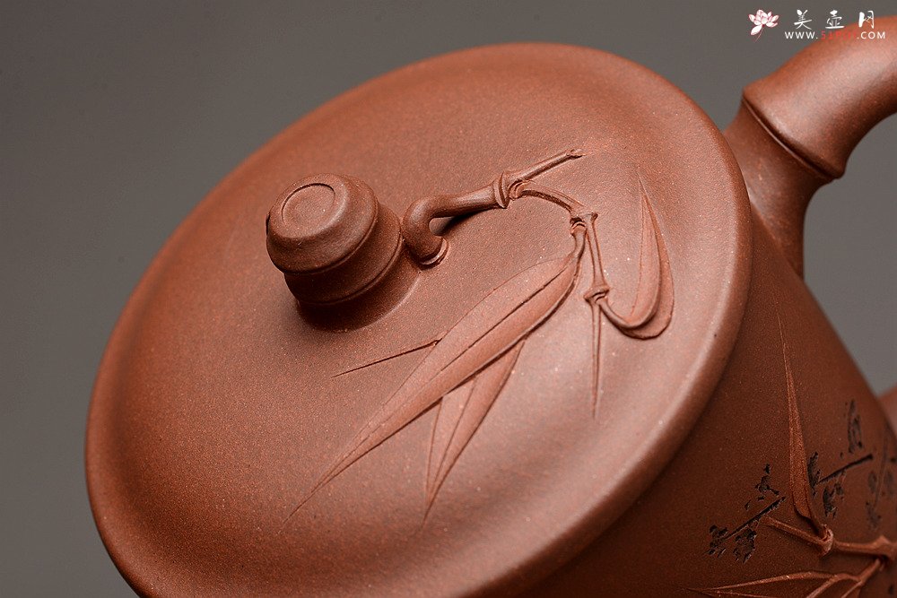 紫砂壶图片：格调雅玩 陆轶舟老师精刻 居不可无竹~好料竹节盖杯 - 宜兴紫砂壶网