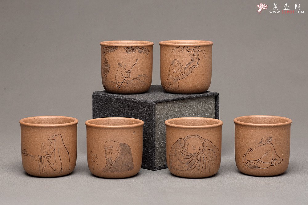 紫砂壶图片：美壶特惠 游心堂主人和知秋合作精刻 高档套组杯 6个一组 送礼自玩佳品~ - 宜兴紫砂壶网