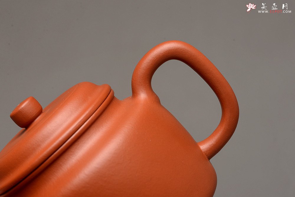 紫砂壶图片：徐亚春作品 经典实用 优质朱泥 德中 仅此一把 - 宜兴紫砂壶网