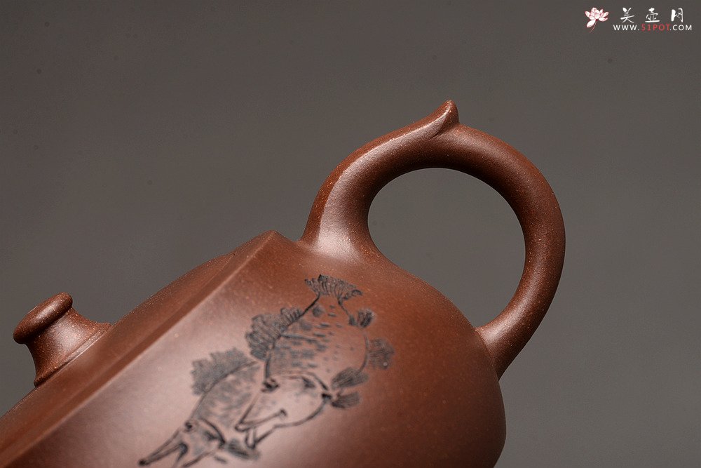 紫砂壶图片：钱伟刚原创 大蕴井栏 惊艳的作品 工整严谨 线条流畅 紫泥 - 宜兴紫砂壶网
