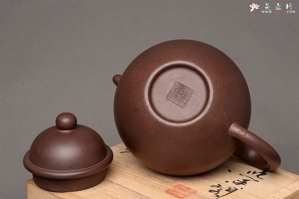 紫砂壶图片：深得其味 全手寿珍掇球 霸气 经典再现 - 宜兴紫砂壶网