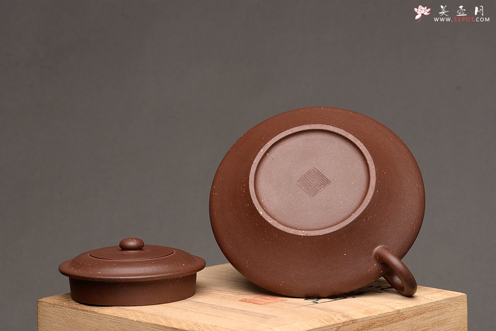 紫砂壶图片：潜力股 全手虚扁 单片拍打 相当有难度~ - 宜兴紫砂壶网