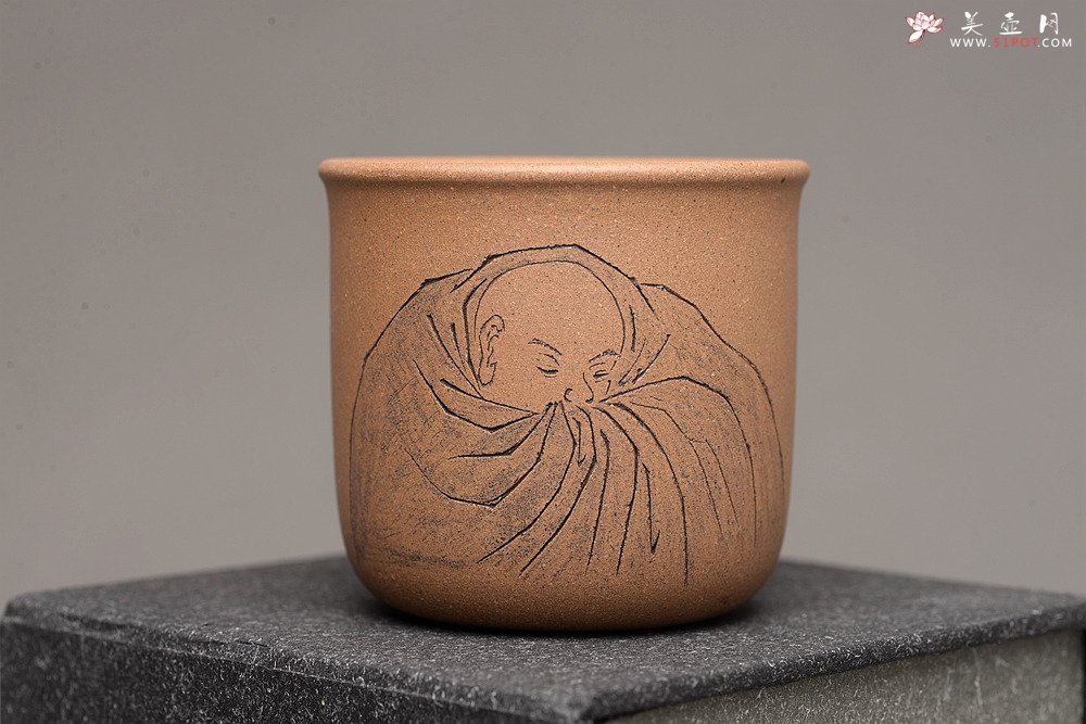 紫砂壶图片：美壶特惠 游心堂主人和知秋合作精刻 高档套组杯 6个一组 送礼自玩佳品~ - 宜兴紫砂壶网