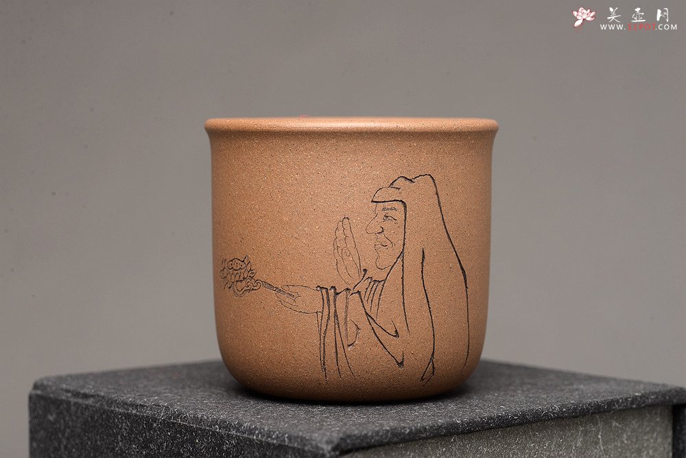 紫砂壶图片：美壶特惠 游心堂主人和知秋合作精刻 高档套组杯 6个一组 送礼自玩佳品~ - 宜兴紫砂壶网