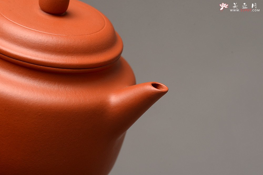 紫砂壶图片：徐亚春作品 经典实用 优质朱泥 德中 仅此一把 - 宜兴紫砂壶网