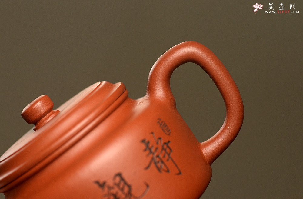 紫砂壶图片：国工师张云熙作品 温文尔雅 德中 传统经典 - 宜兴紫砂壶网