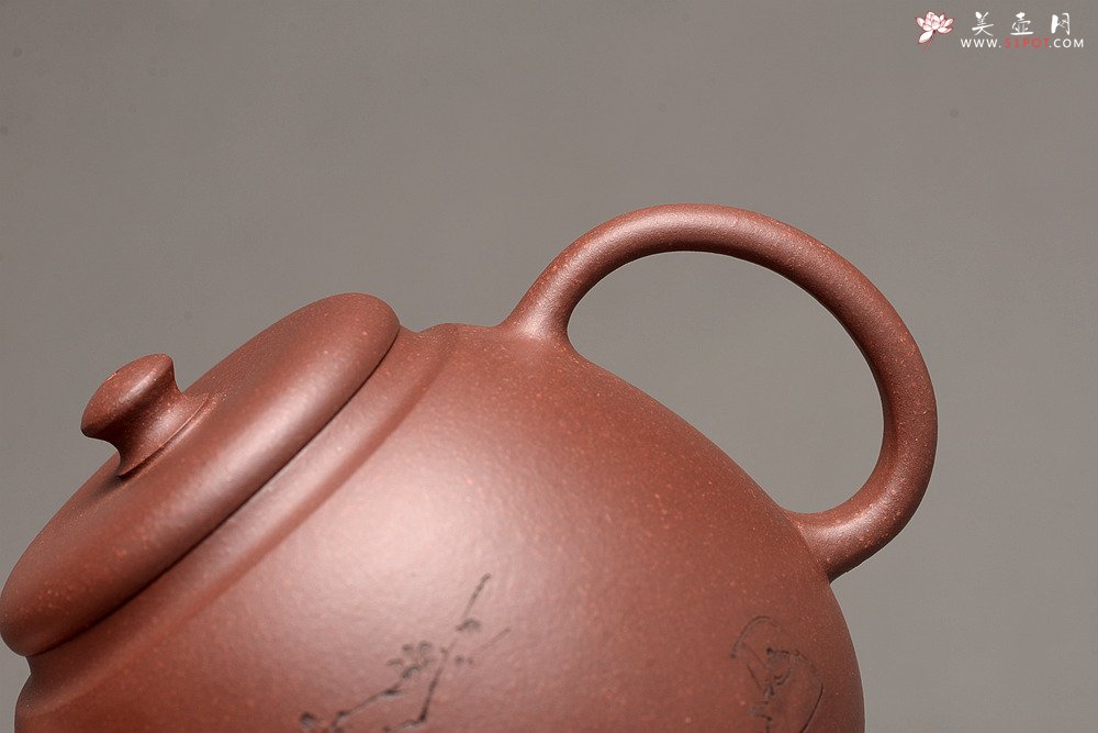 紫砂壶图片：美壶特惠 俞欣荣新品 经典之作 钢管直流~独孔 古拙有味 盉式茗壶  - 宜兴紫砂壶网