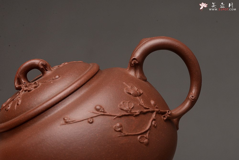 紫砂壶图片：江家风格 梅枝疏朗 贴叶精彩 全手寒香 - 宜兴紫砂壶网