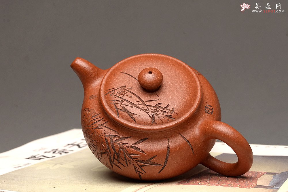 紫砂壶图片：传统经典 优质降坡泥~~小仿古 刻绘精致 仅此一把 - 宜兴紫砂壶网