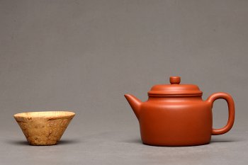 紫砂壶图片：徐亚春作品 经典实用 优质朱泥 德中 仅此一把 - 宜兴紫砂壶网