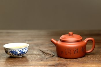 紫砂壶图片：国工师张云熙作品 温文尔雅 德中 传统经典 - 宜兴紫砂壶网