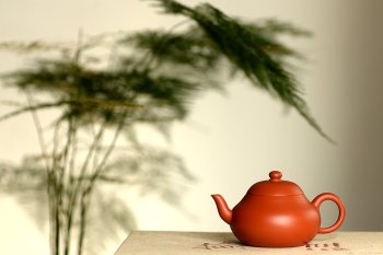 紫砂壶图片：美壶特惠 优质朱泥 娇艳迷人 秀气可人 梨形 - 宜兴紫砂壶网