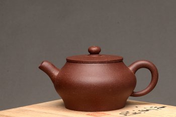 紫砂壶图片：美壶特惠 茶人最爱 实用巨轮老紫泥调砂 - 宜兴紫砂壶网