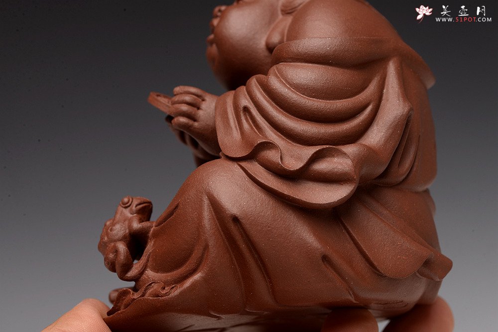 紫砂壶图片：王健徒弟刘祥新作 奢侈用料底槽青 刘海戏金蟾  - 宜兴紫砂壶网