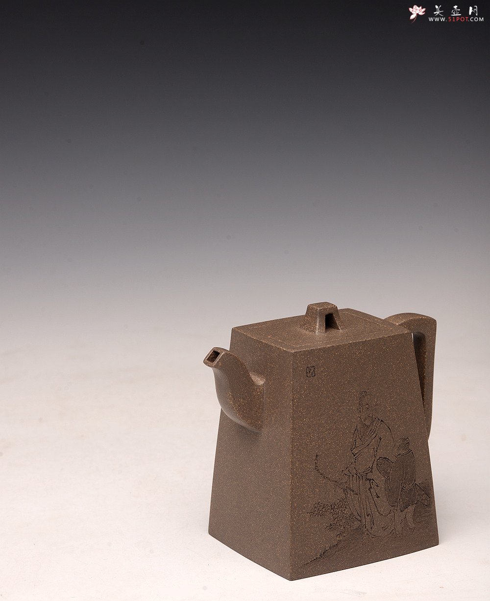 紫砂壶图片：何卫枫丙申春全手新作 毛国强徒弟刘华文气装饰 明相四方 稳中见秀 做工挺拔 - 宜兴紫砂壶网