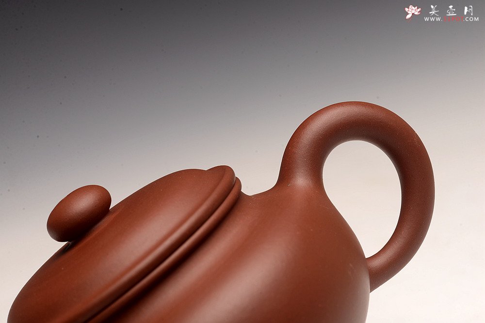 紫砂壶图片：曲峰经典器形力作 端庄秀气 手法老辣 传统刹凹全手大仿古 - 宜兴紫砂壶网