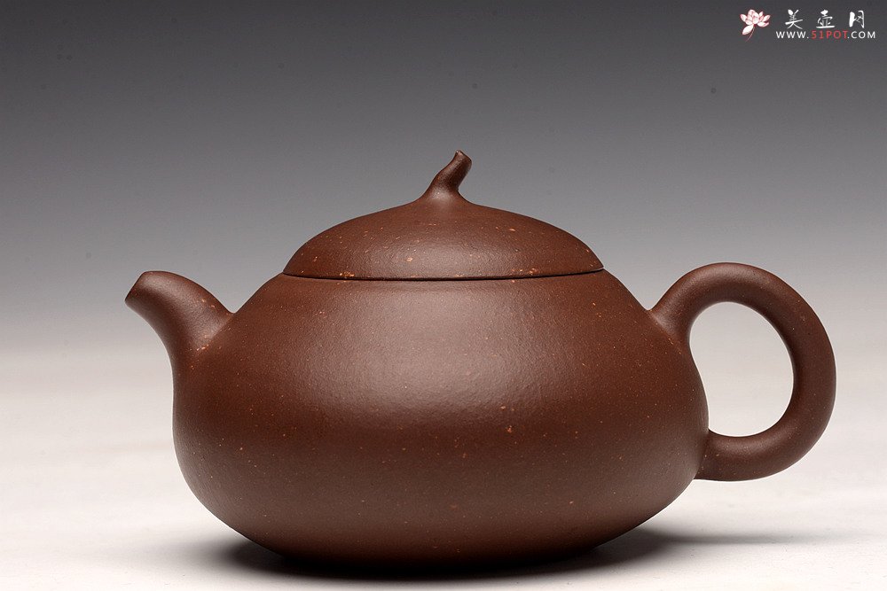 紫砂壶图片：张悦乙未年冬全手作品 调砂老紫泥~全手小瓜 颇具韵律  实用可人 - 宜兴紫砂壶网