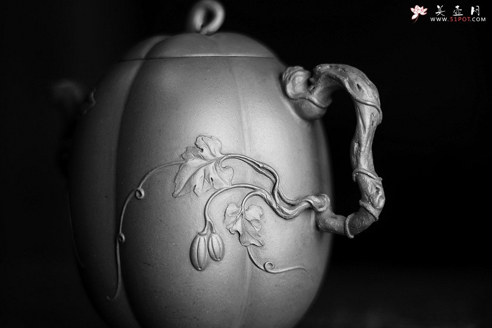 紫砂壶图片：顾正芳精品全手 原创作品 花货技法精湛  甜瓜 赵辉老师精刻 - 宜兴紫砂壶网